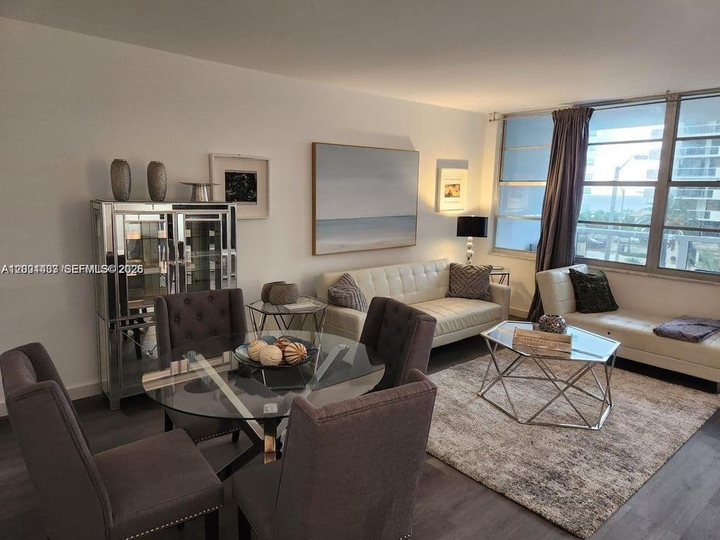 2-bedroom Condo — 5700 Collins Ave APT 4N