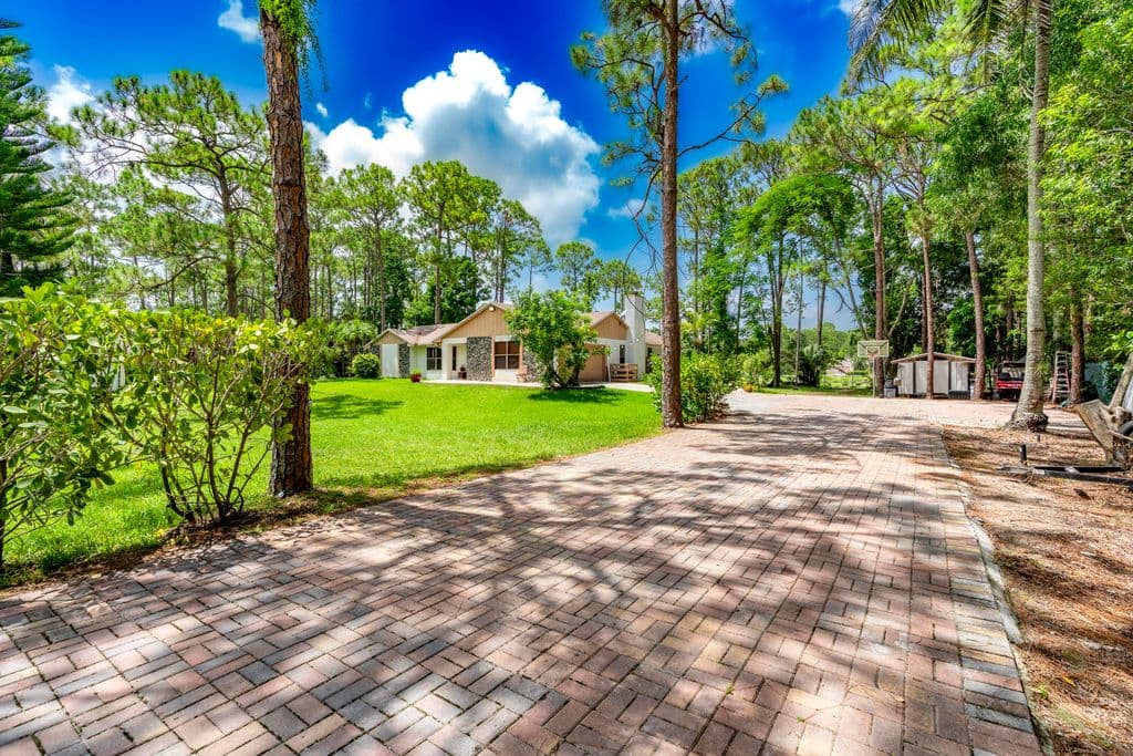 3-bedroom Single-Family Home — 15211 60th Place N