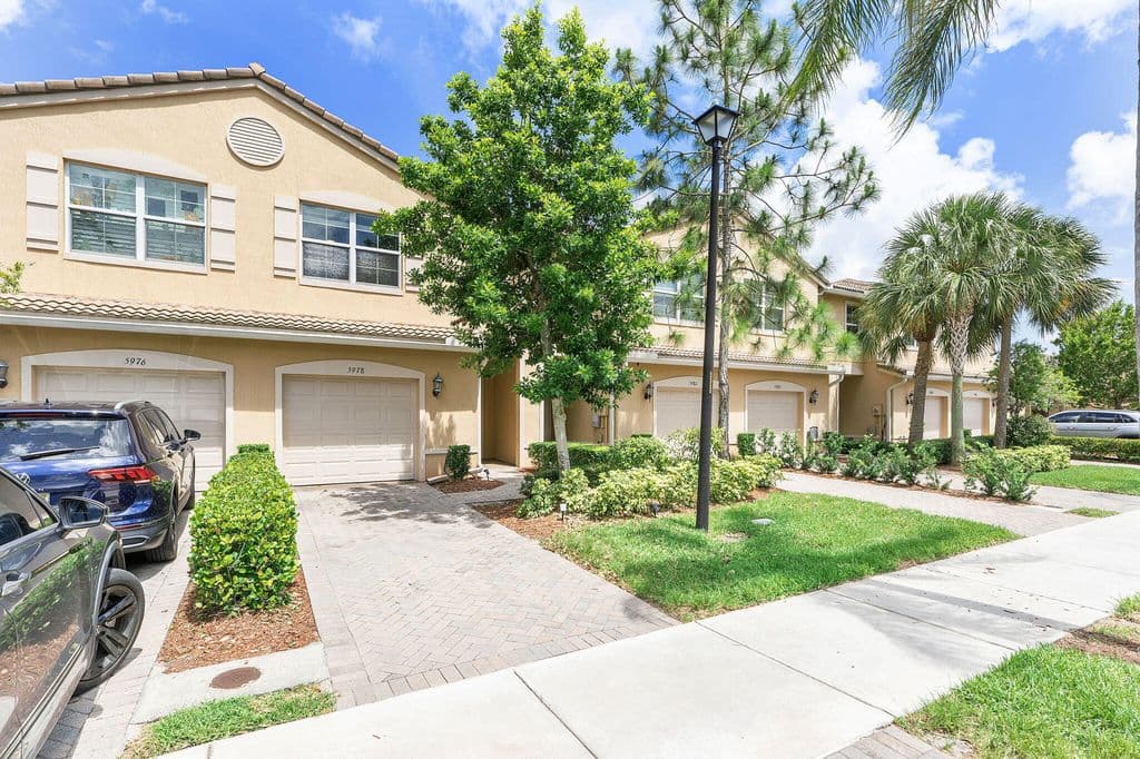3-bedroom Property — 5978 Monterra Club Drive