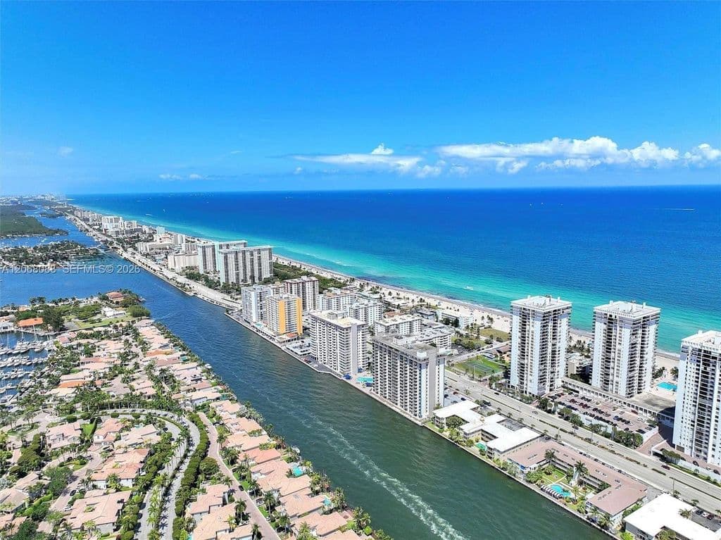 2+1 Condo — 1600 S Ocean Dr APT 14F