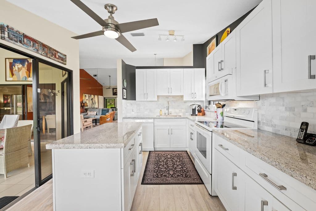 3-bedroom Single-Family Home — 8209 WATERLINE Drive