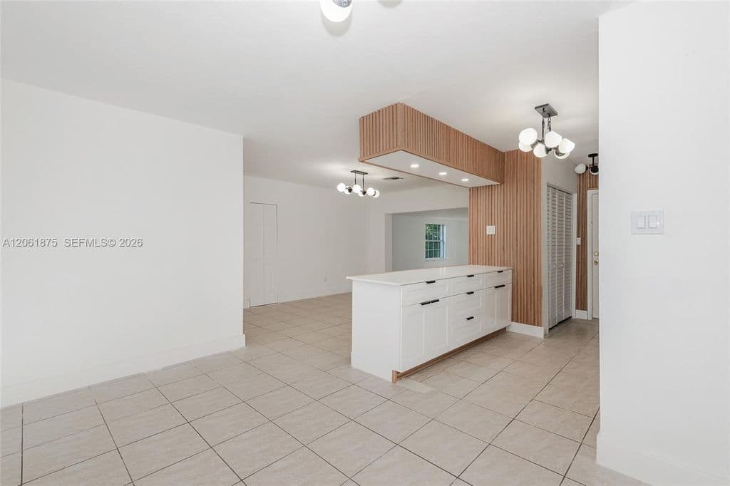 3-bedroom Single-Family Home — 998 W 68th St