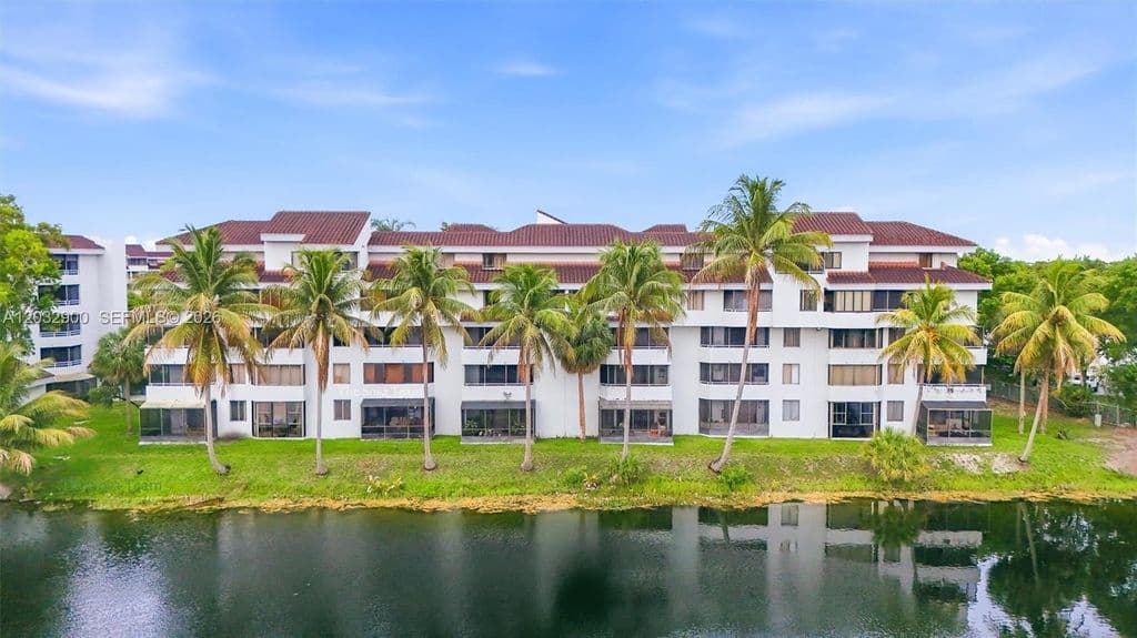 3+1 Condo — 8335 SW 152nd Ave #B411