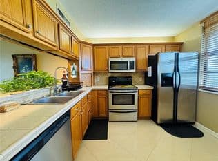 2-bedroom Condo — 1705 Whitehall Dr APT 401, Fort Lauderdale, 33324