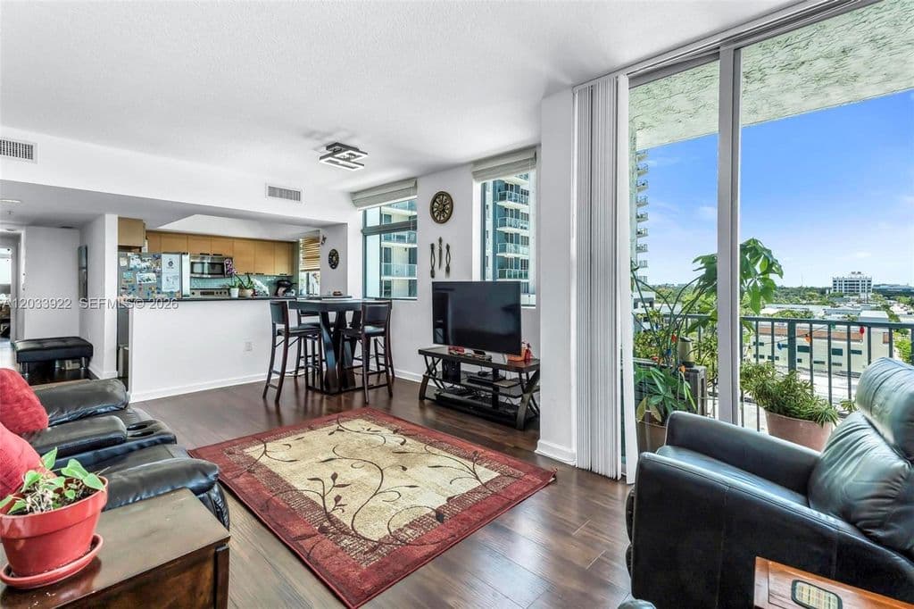 3+1 Condo — 140 S Dixie Hwy APT 501