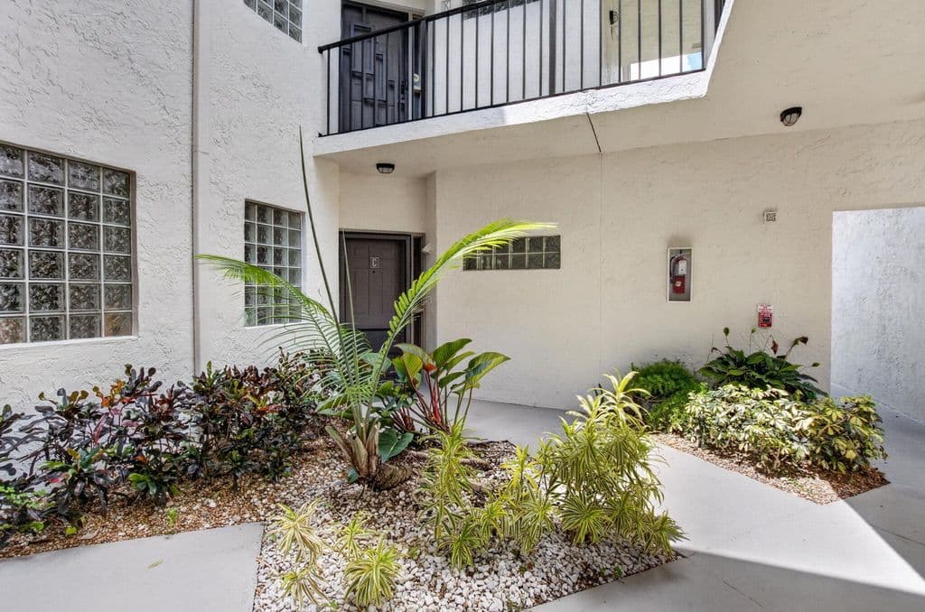 2+1 Condo — 5267 Europa Drive #C