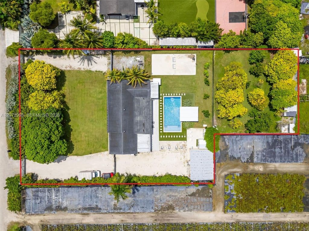 4+1 Müstakil ev — 18725 SW 218th St
