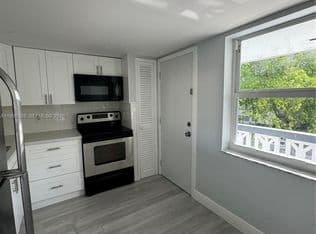 1-bedroom Condo — 1398 NE 191st St #C305, Miami, 33179