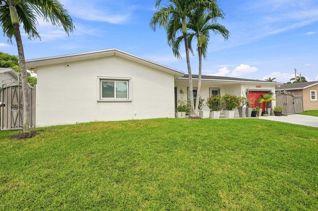 3+1 Müstakil ev — 16820 SW 108th Avenue