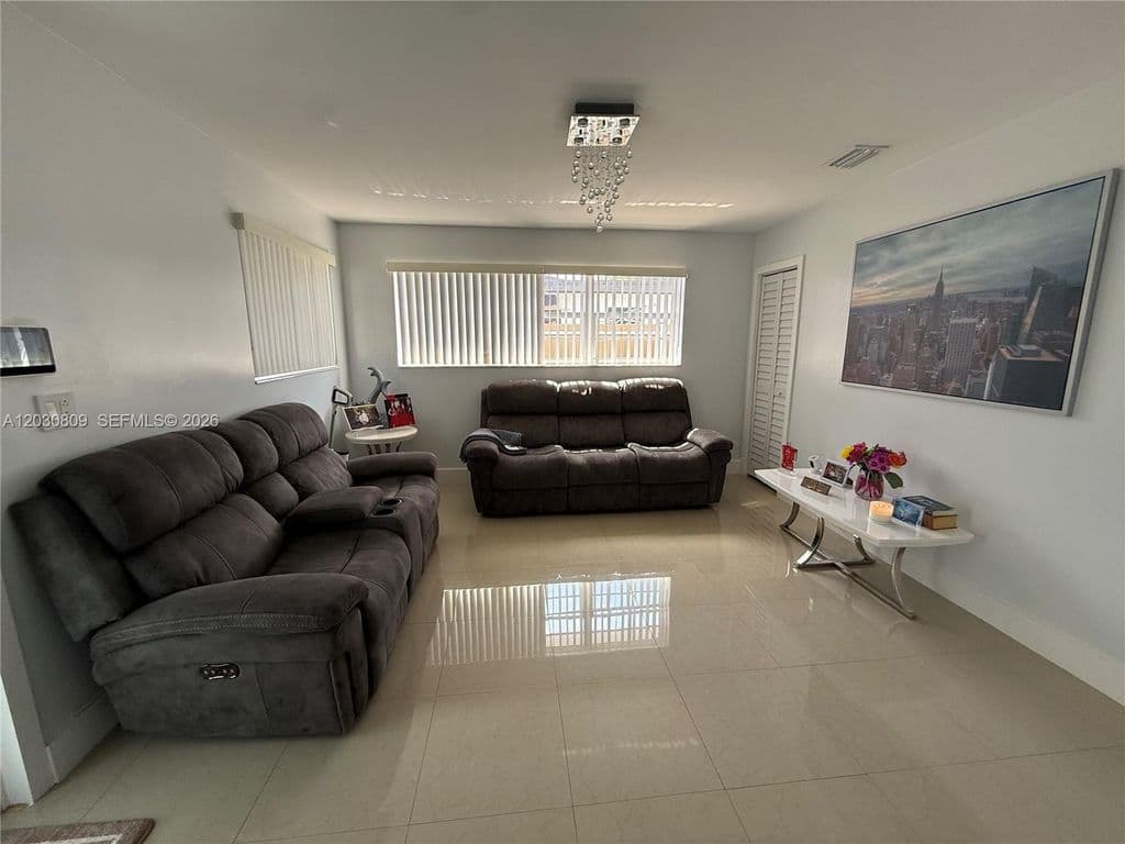 3+1 Müstakil ev — 10030 SW 213th Ter