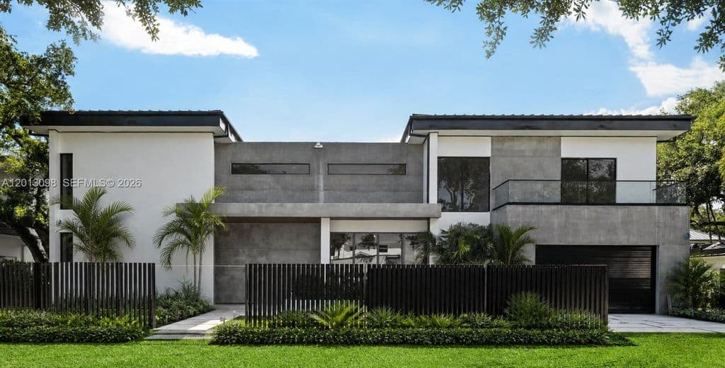 6+1 Müstakil ev — 7740 SW 52nd Ave