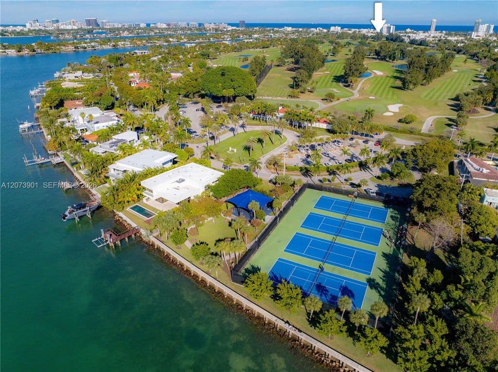 4+1 Müstakil ev — 265 Fairway Dr