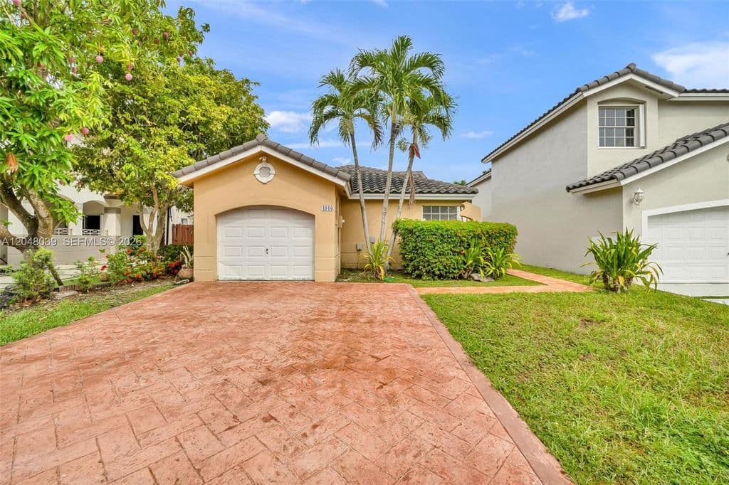 3+1 Müstakil ev — 4916 SW 154th Ave