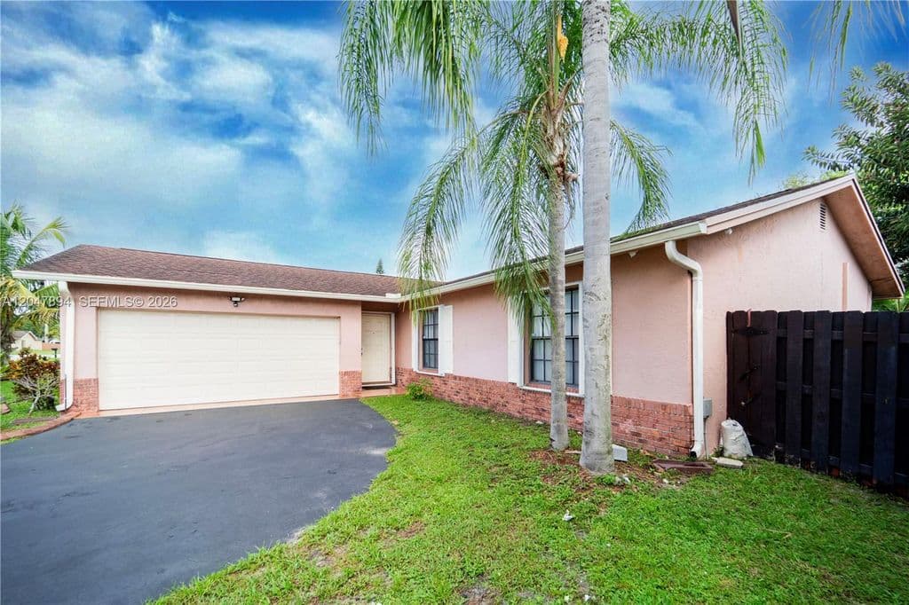 3+1 Müstakil ev — 10815 NW 26th St