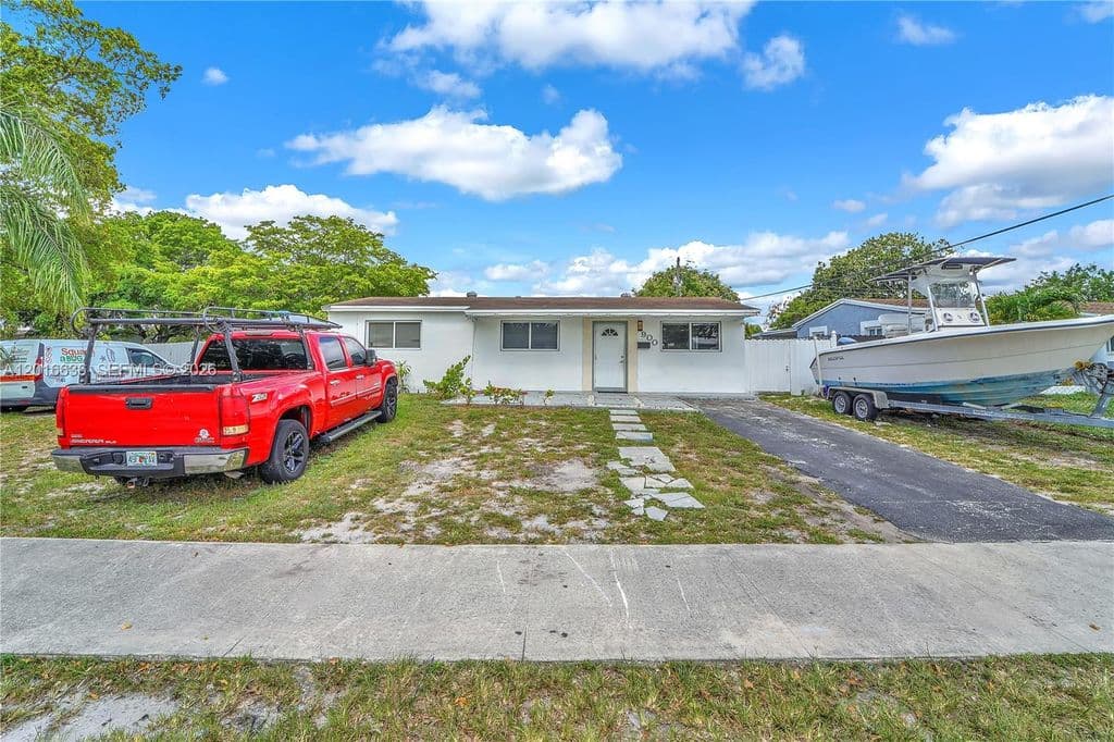 3-bedroom Single-Family Home — 900 N 70th Ave