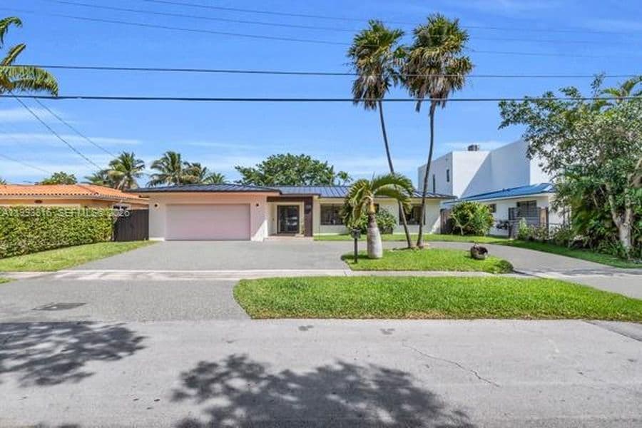 3-bedroom Single-Family Home — 2025 Arch Creek Dr