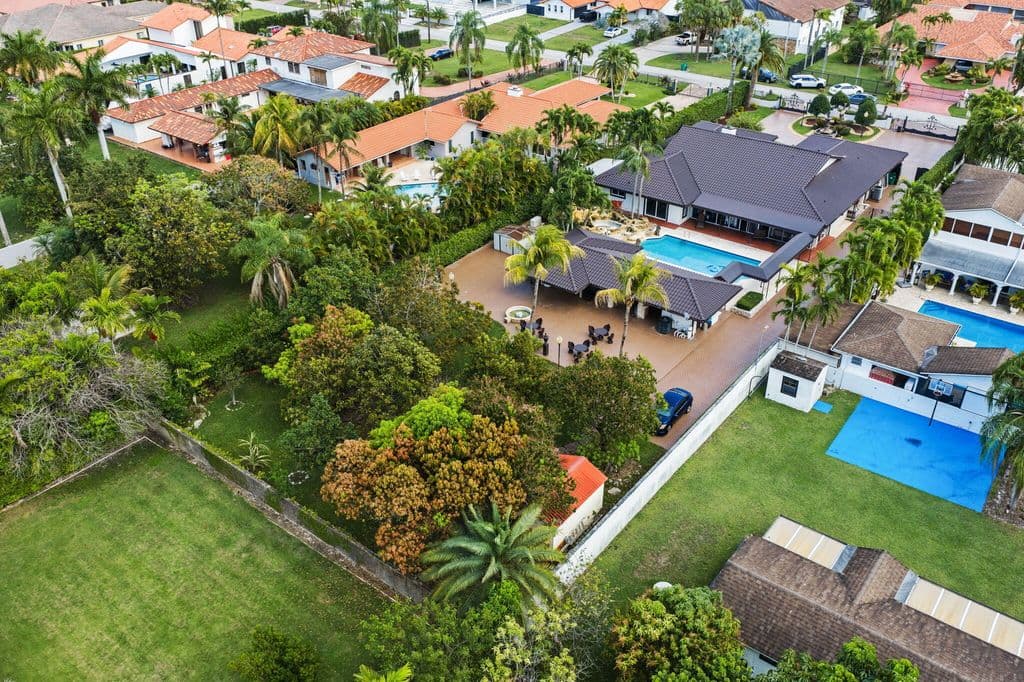 6+1 Müstakil ev — 2840 SW 128th Avenue