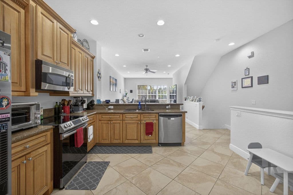3+1 Mülk — 4511 Artesa Way S