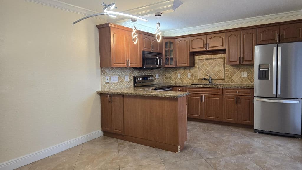 2-bedroom Property — 257 Lake Arbor Drive