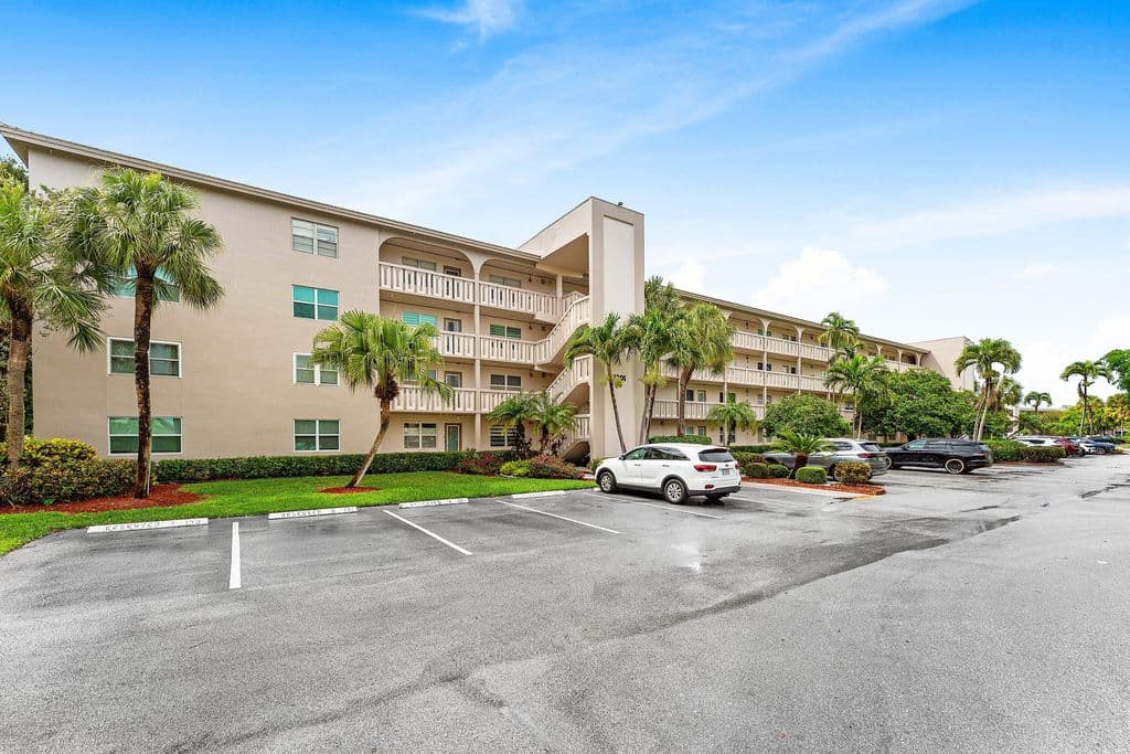 2-bedroom Condo — 3301 Aruba Way #C1