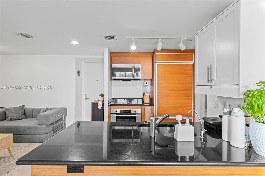 1-bedroom Condo — 50 Biscayne Blvd APT 2507