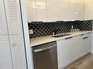 2-bedroom Condo — 1300 SW 124th Ter APT 408P, Hollywood, 33027