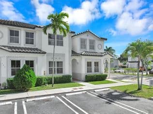 4-bedroom Townhouse — 5420 NW 107th Ave APT 302, Doral, 33178