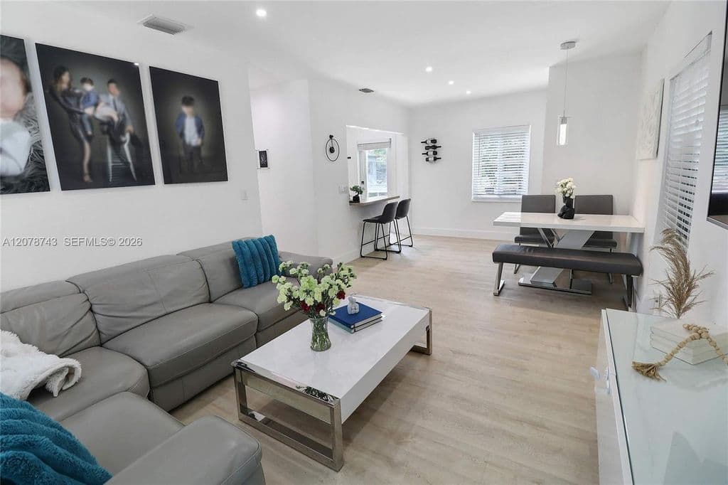 3+1 Müstakil ev — 14940 Pierce St