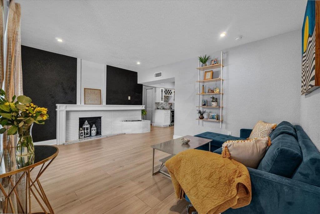 2+1 Müstakil ev — 1560 NE 32ND Street