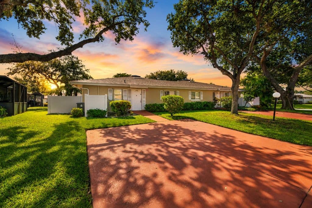 2-bedroom Condo — 18762 Candlewick Drive