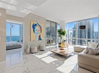3-bedroom Condo — 851 NE 1st Ave Unit 2911, Miami, 33132