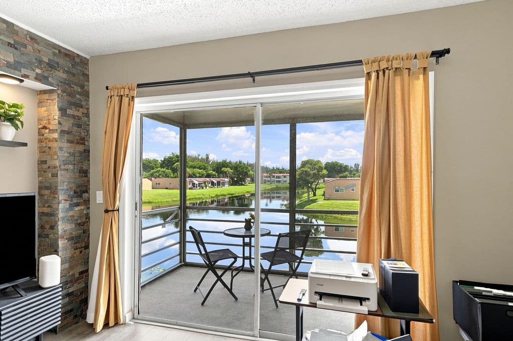 2+1 Condo — 198 Lake Frances Drive