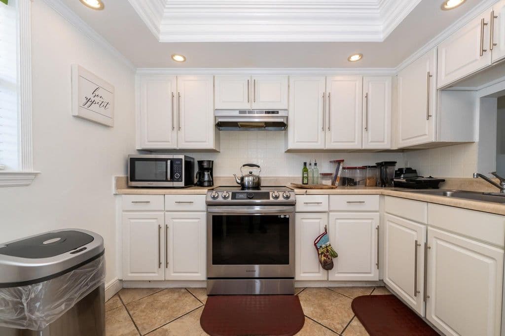 2-bedroom Condo — 8821 NW 38th Drive #205a