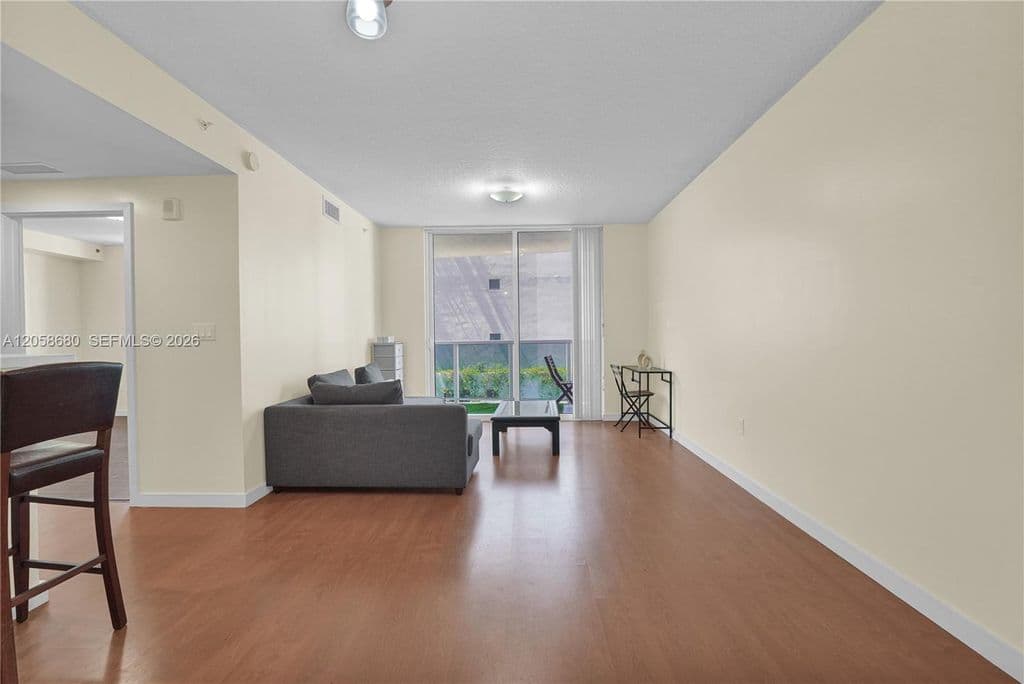 1-bedroom Condo — 601 NE 23rd St APT 901