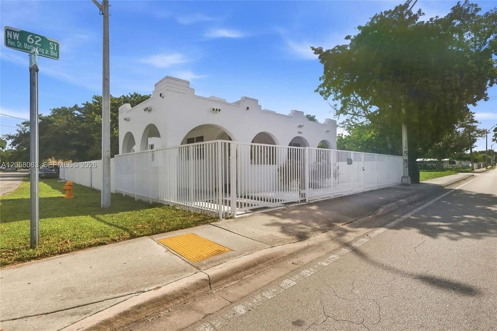 3-bedroom Single-Family Home — 1909 NW 62nd St