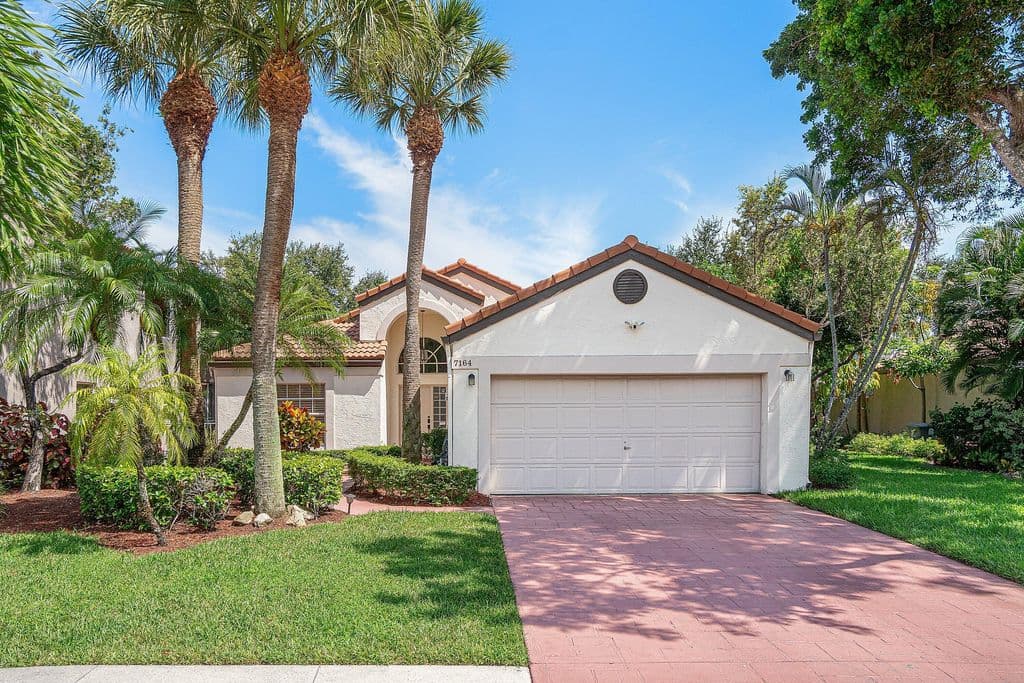 3-bedroom Single-Family Home — 7164 VIA PALOMAR