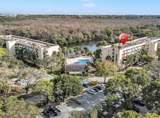 2-bedroom Condo — 2900 NW 42nd Ave APT A402, Pompano Beach, 33066