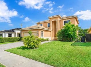 3+1 Müstakil ev — 9031 SW 208th Ter, Cutler Bay, 33189