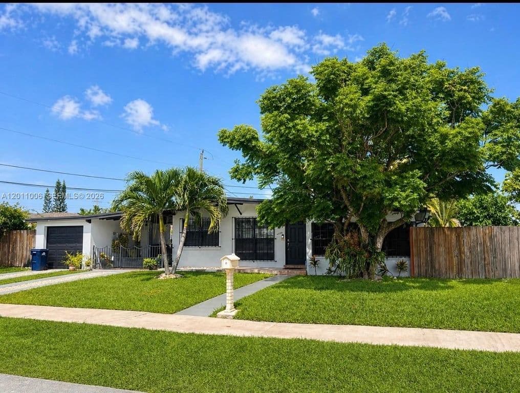 3+1 Müstakil ev — 4825 SW 111th Ave