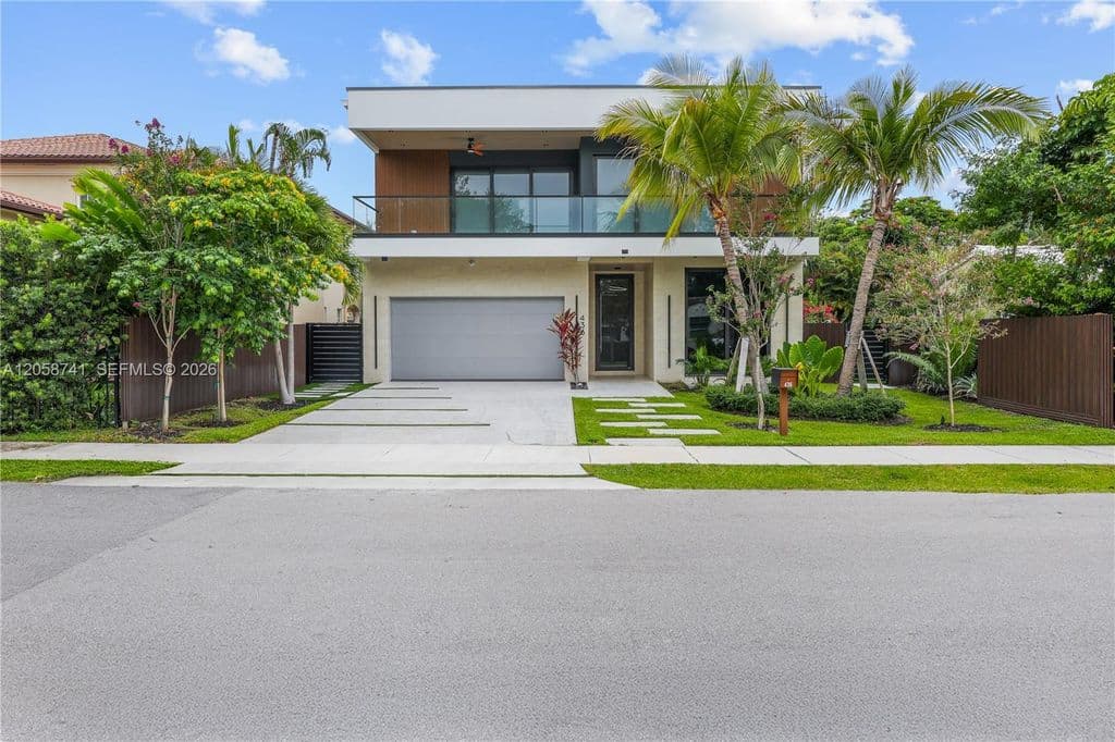 5-bedroom Single-Family Home — 436 NE 10th Ave