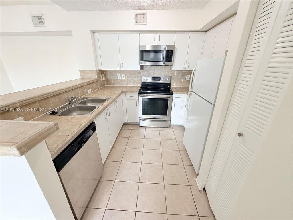 2+1 Condo — 1749 Village Blvd APT 304