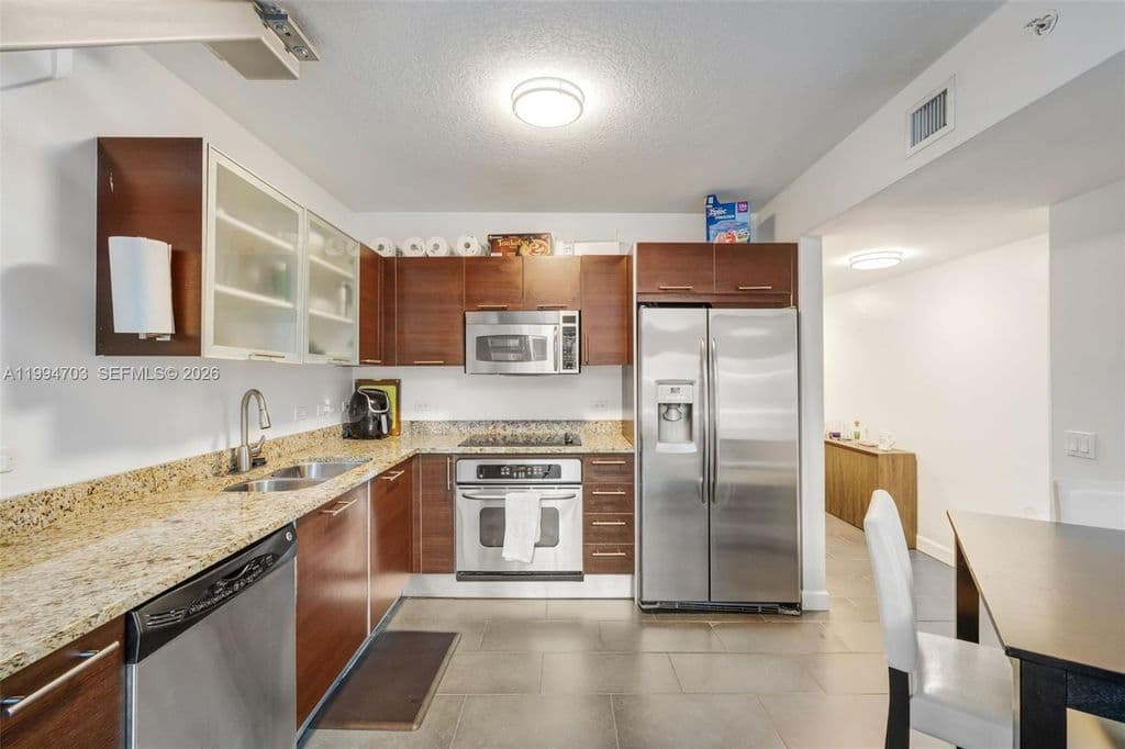 1-bedroom Condo — 41 SE 5th St APT 1306