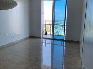2-bedroom Condo — 185 SW 7th St APT 4303, Miami, 33130