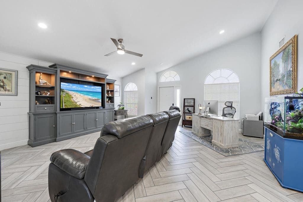 3-bedroom Single-Family Home — 1875 Oak Berry Circle