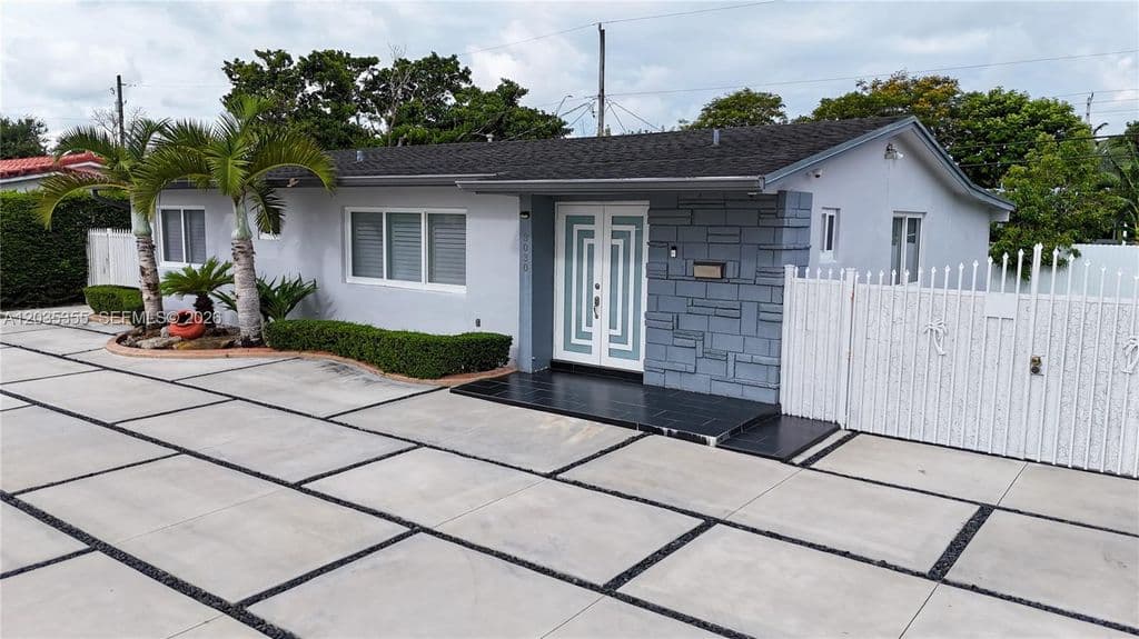 3-bedroom Single-Family Home — 3030 SW 96th Ave