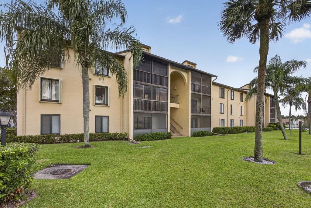 2+1 Condo — 812 Sky Pine Way #G1
