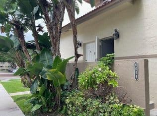 3-bedroom Townhouse — 6654 Via Regina, Boca Raton, 33433