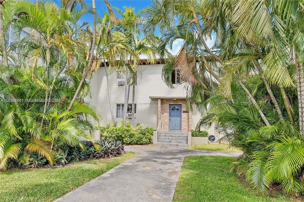 1+1 Condo — 8320 Crespi Blvd APT 11