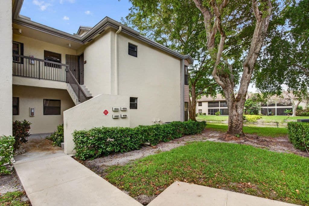 2+1 Condo — 4500 Carambola Circle S #27305