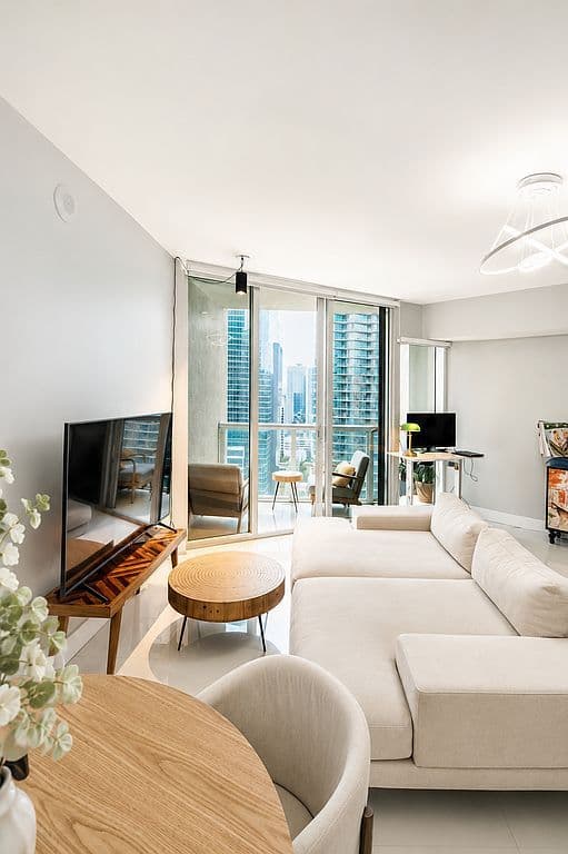 Apartment — 475 Brickell Ave APT 3308